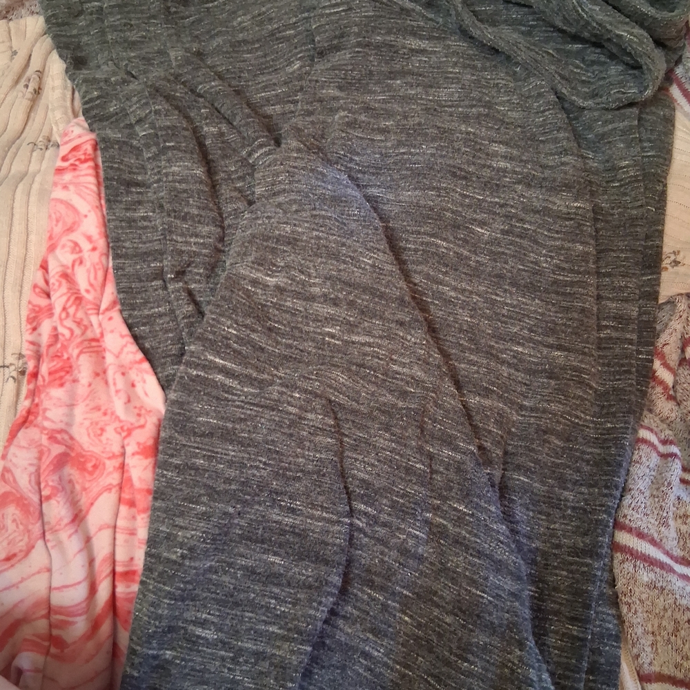 Time and Tru Charcoal Knit Top